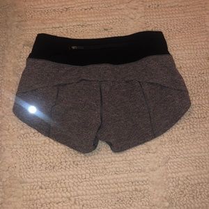 Lululemon Slat Gray 2.5 Low Rise Sped ups size 0